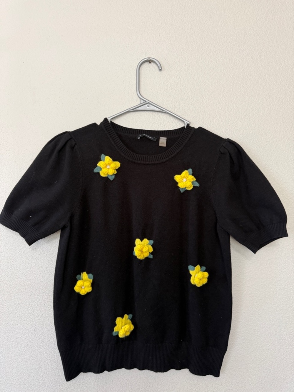 Tahari‎ Black Shirt Sleeve Sweater Large Women’s Crochet Yellow Flowers